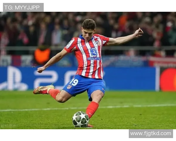 足球明星遭雷击瞬间视频曝光引发网友热议与关注